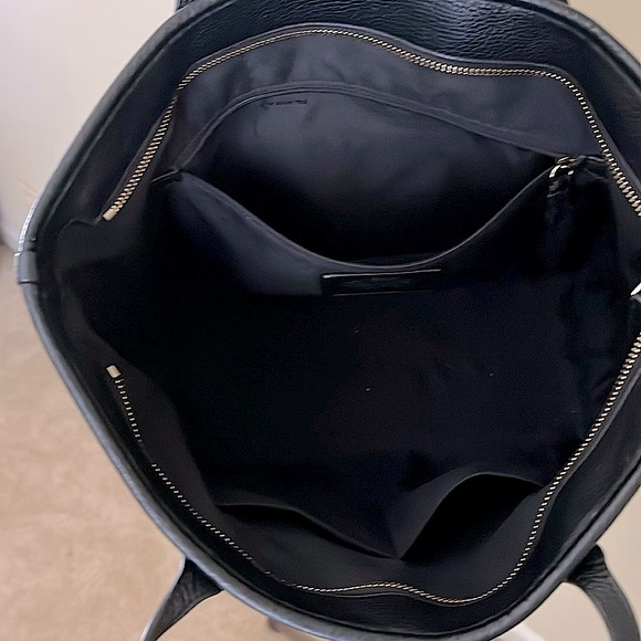 EUC Coach Zip Tote.Laptop Bag - Black Pebble ALL Leather - Mid 2000s - EUC - Picture 10 of 12